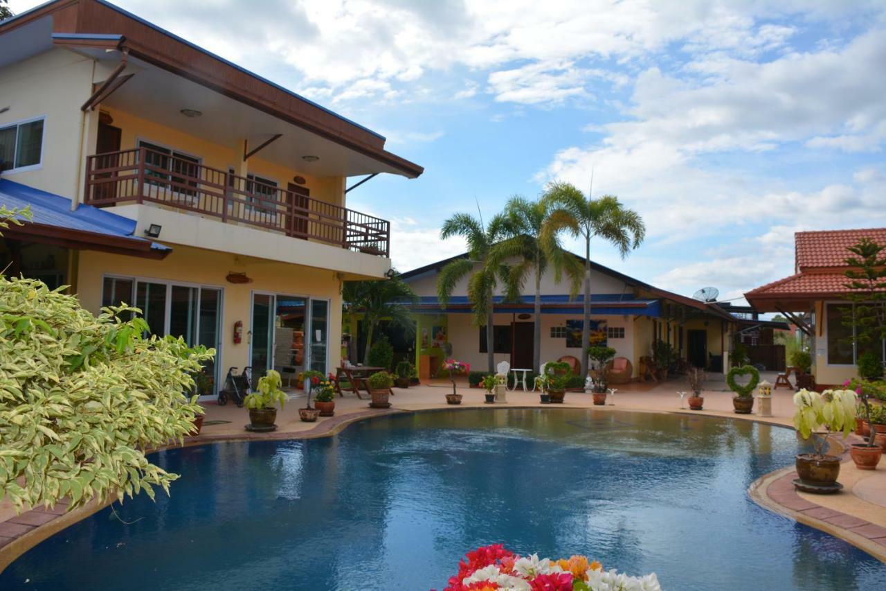 Baan Sabaijai Resort That Phanom Exterior foto